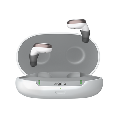 files/signia-hearing-aid-accessories-charger-gold-active-pair-in-front-of-charger-_1000x1000px-10991346-billede_2.png